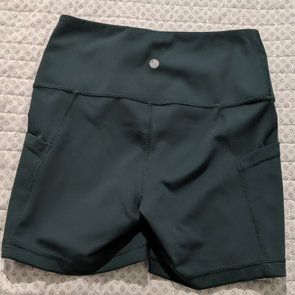 Yogalicious High Rise 5" seam Shorts XS - Picture 3 of 4